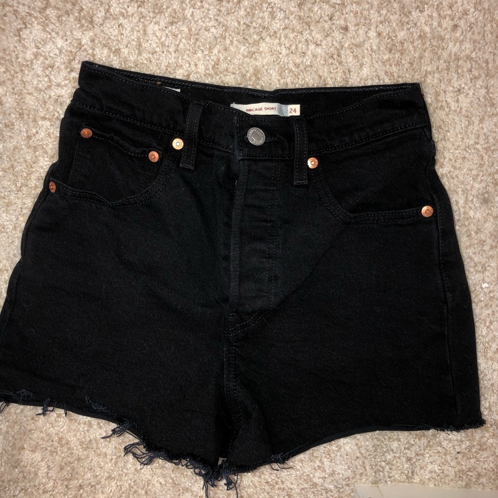 Levi’s Women’s Black Ribcage Shorts
